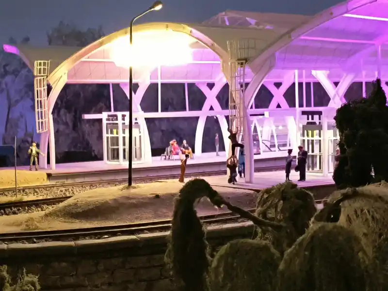 Nocna stacja kolejowa w Kolejkowo Gliwice